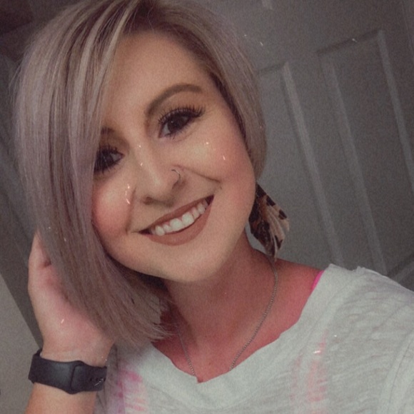 Meet your Posher, Shae - Picture 1 of 1